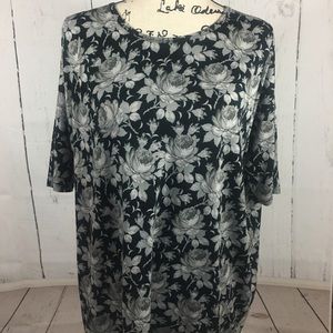 LuLaRoe Small Irma🌹🌹🌹🌹